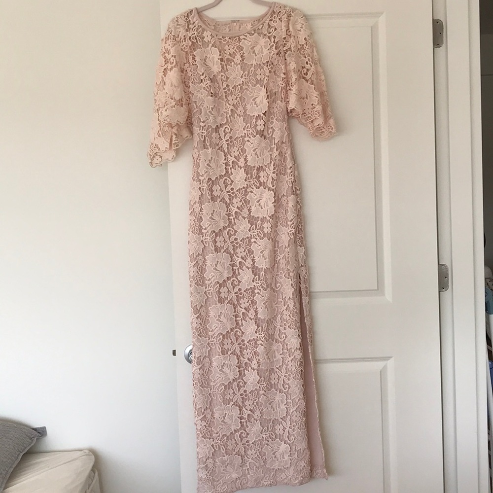RL blush lace dress w/ flutter sleeves, side slit
